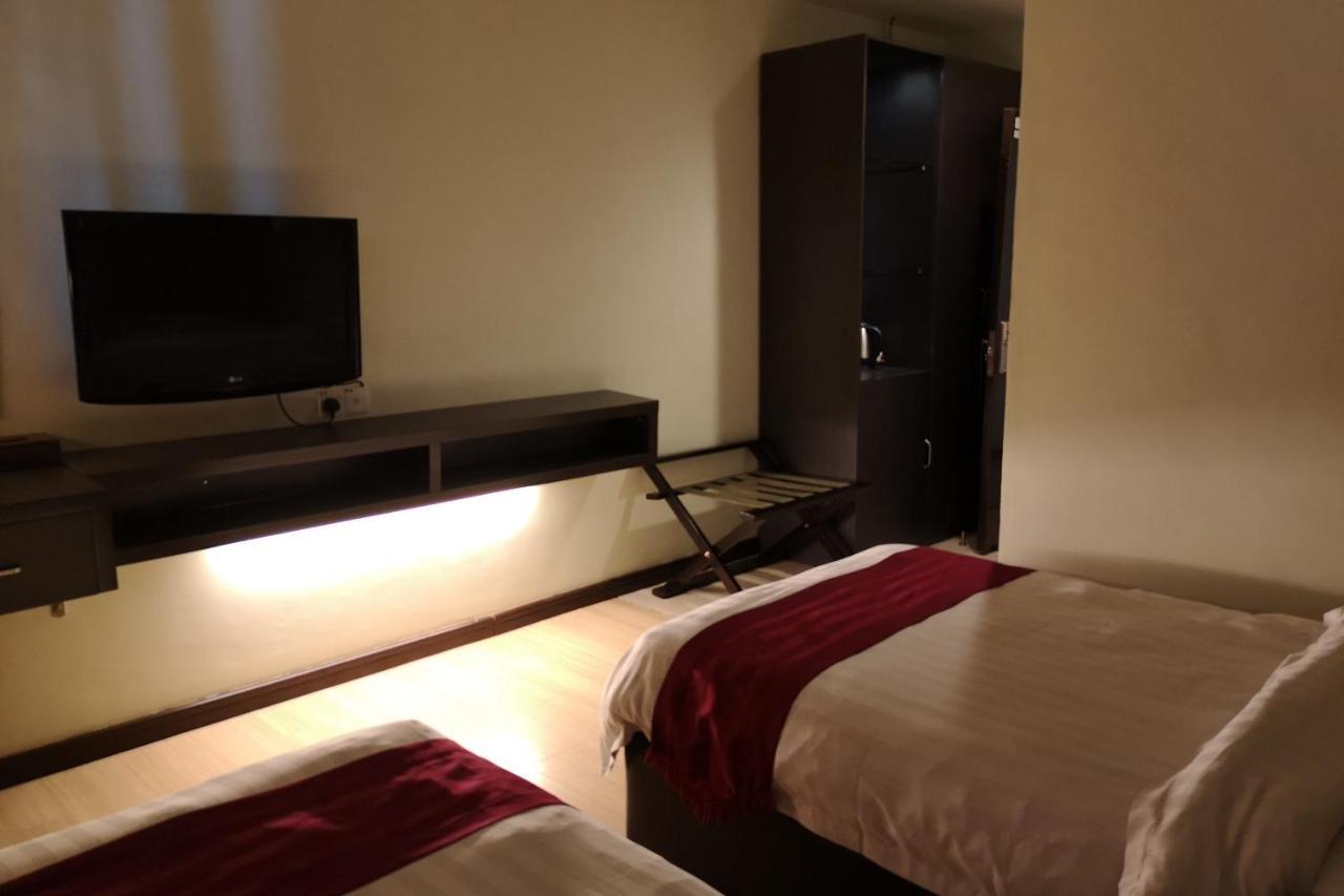 Oyo 89908 Hotel Kensington Sandakan Zewnętrze zdjęcie